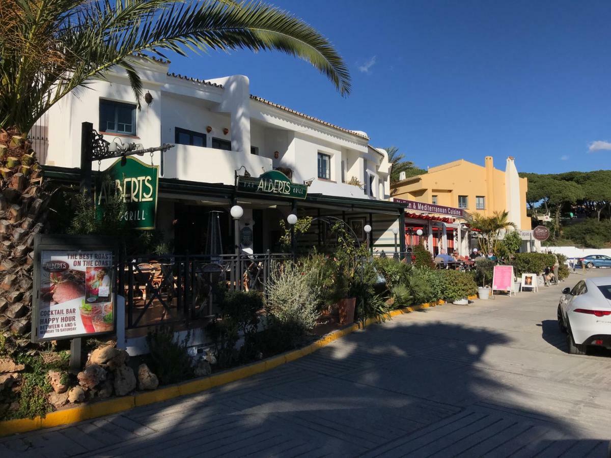 Cabopino And Golf Getaway Apartemen