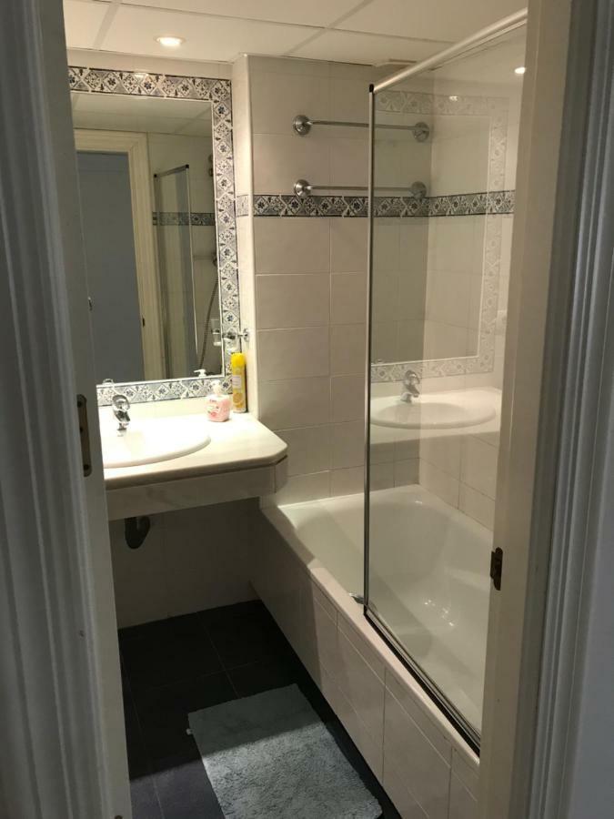 Cabopino And Golf Getaway Apartemen Marbella