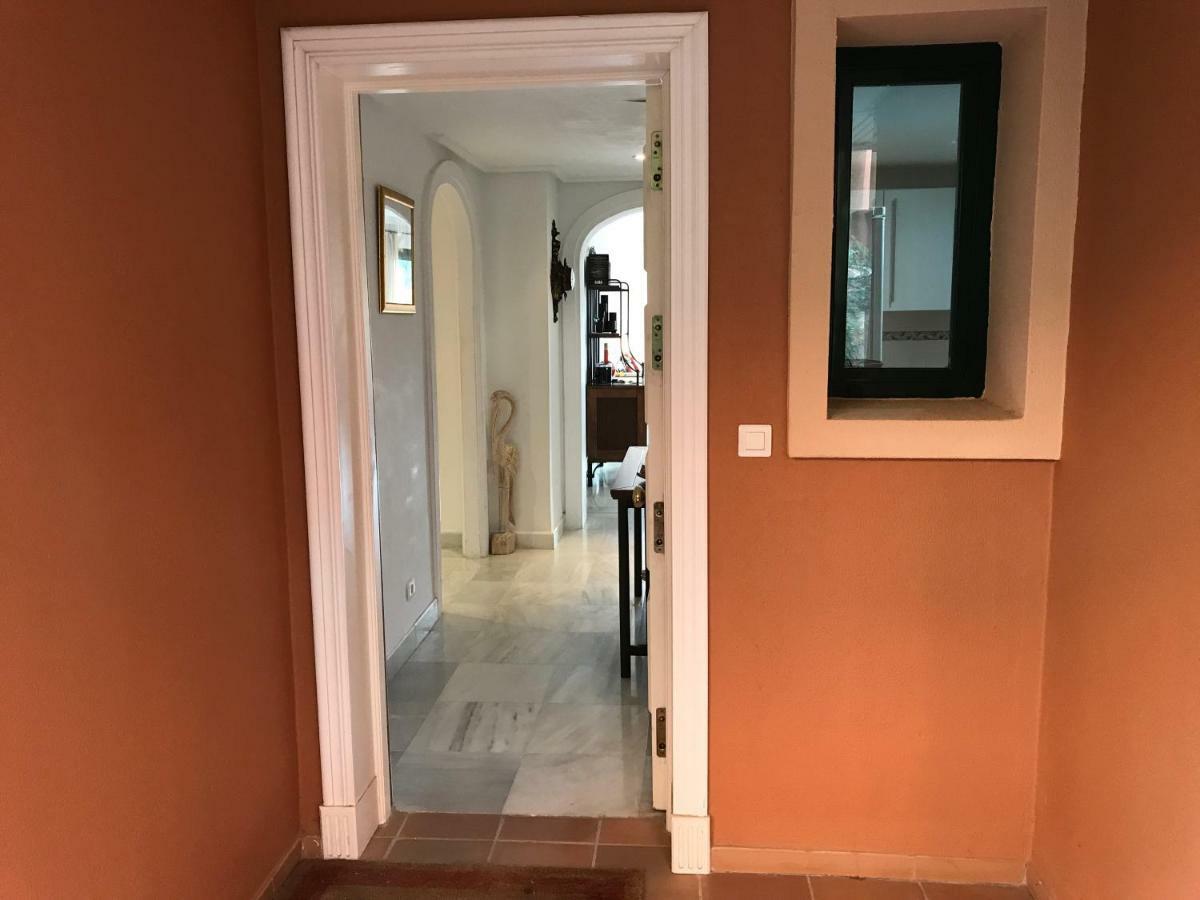 Cabopino And Golf Getaway Apartemen *